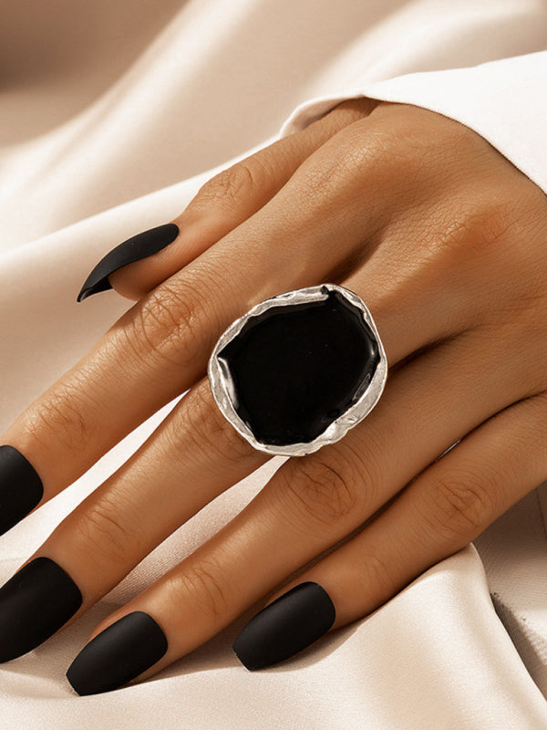Retro Black Stoned Irregular Edge Ring